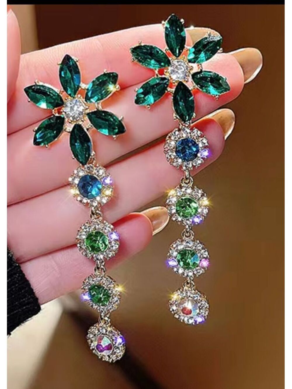 Dangling Décor-Green/Multi